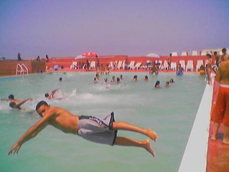 moi   dans la picine